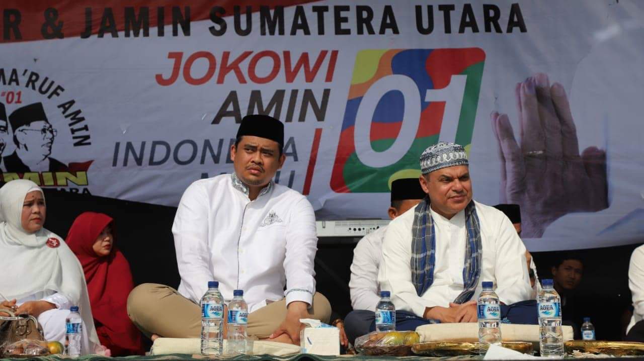 Ribuan Ibu-ibu Perwiritan Hadiri Zikir Akbar Bersama Menantu Jokowi dan Hadad Alwi