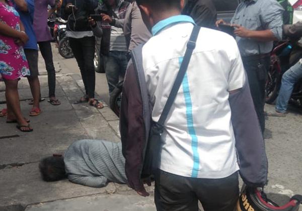 Warga Tapsel Mendadak Tewas Turun dari Angkot di Jalan SM Raja