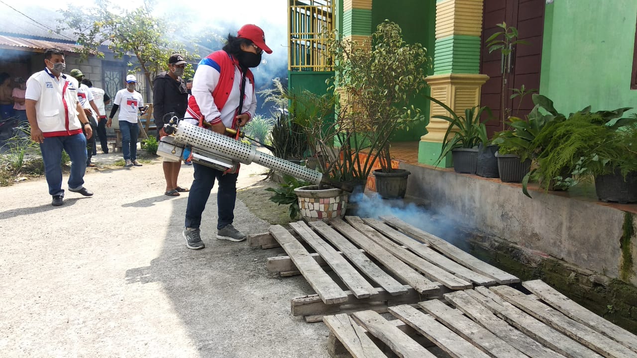 Perindo Gelar Fogging Gratis di Perumnas Martubung