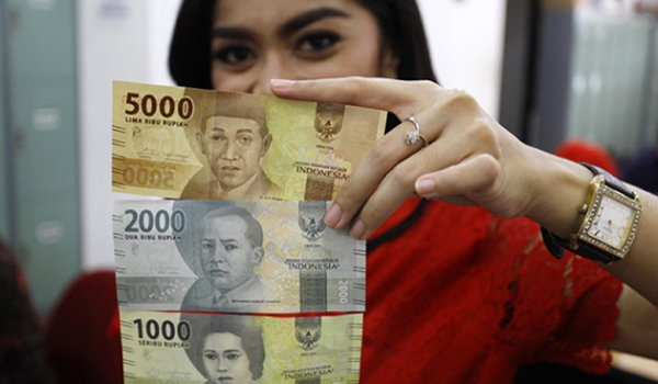 Dolar Semakin Perkasa, Rupiah ‘Terduduk’ Level Rp14.150 Per Dolar AS