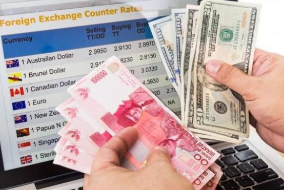 Rupiah Dibayangi Wabah Virus Corona