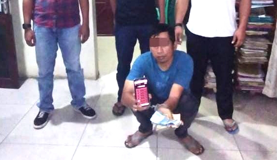 Asyik Pasang Judi Online Togel, Warga Paluta Ini Diciduk Polisi