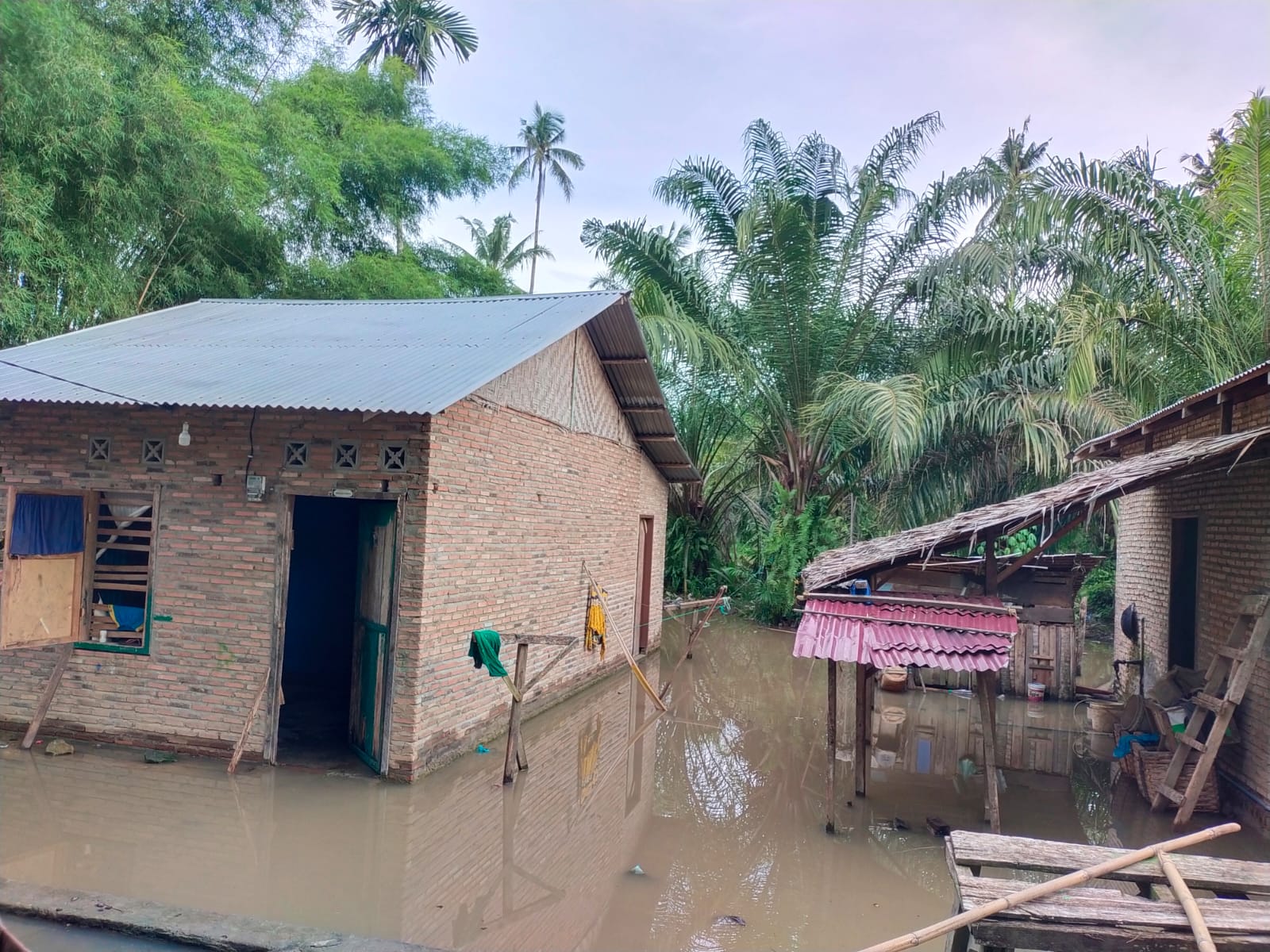 Drainase Ditutup Rumah Warga Empat Negeri Batubara Terendam Banjir