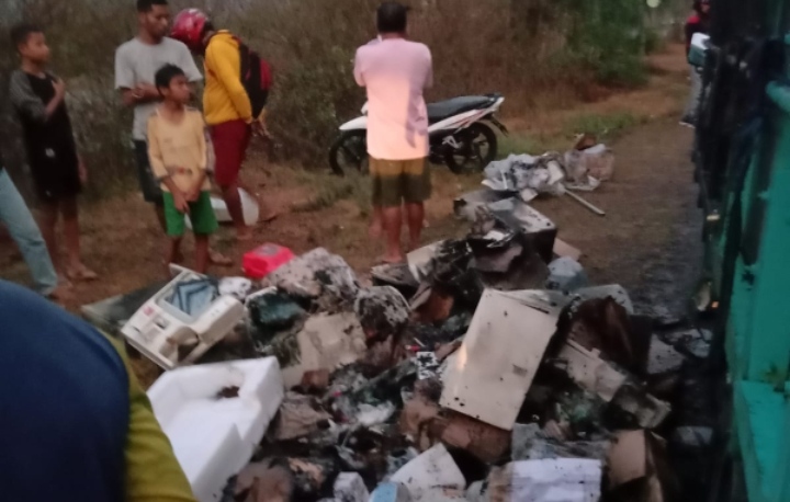 Selamat dari Kecelakaan di Mabar-NTT, Alat Kesehatan Malah Habis Terbakar saat Dievakuasi Menuju Sumba