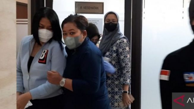 Akhirnya! Istri Ferdy Sambo Putri Candrawathi Ditahan Polisi