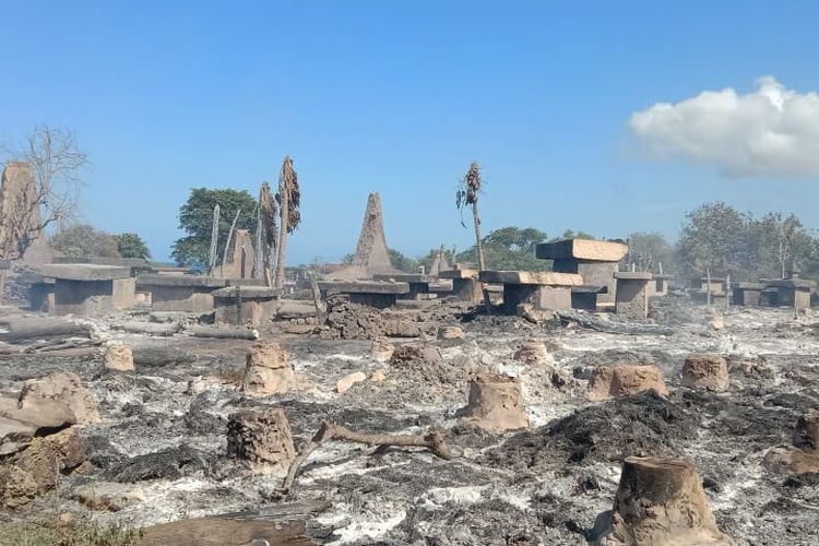 Puluhan Rumah Adat di Sumba Barat Daya NTT Terbakar