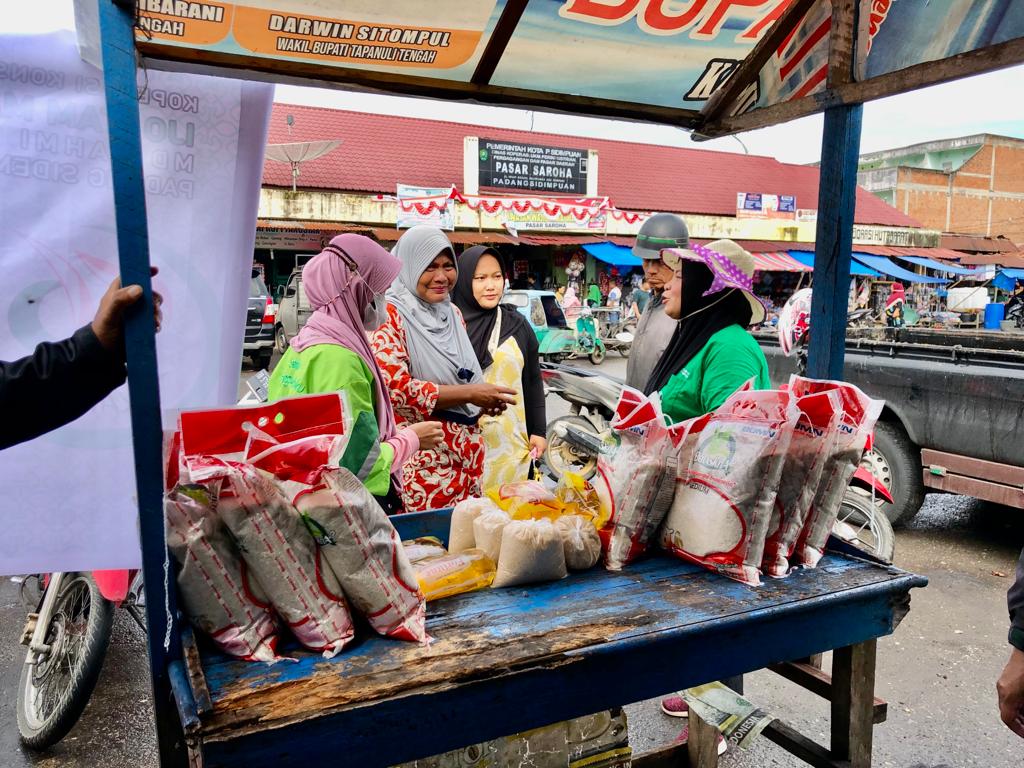 Mantap! Ringankan Beban Masyarakat, MD KAHMI Padangsidimpuan Gelar Pasar Murah