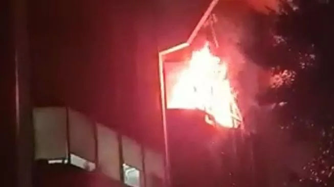 Gedung Kemendes PDTT Jakarta Terbakar, 12 Unit Damkar Dikerahkan
