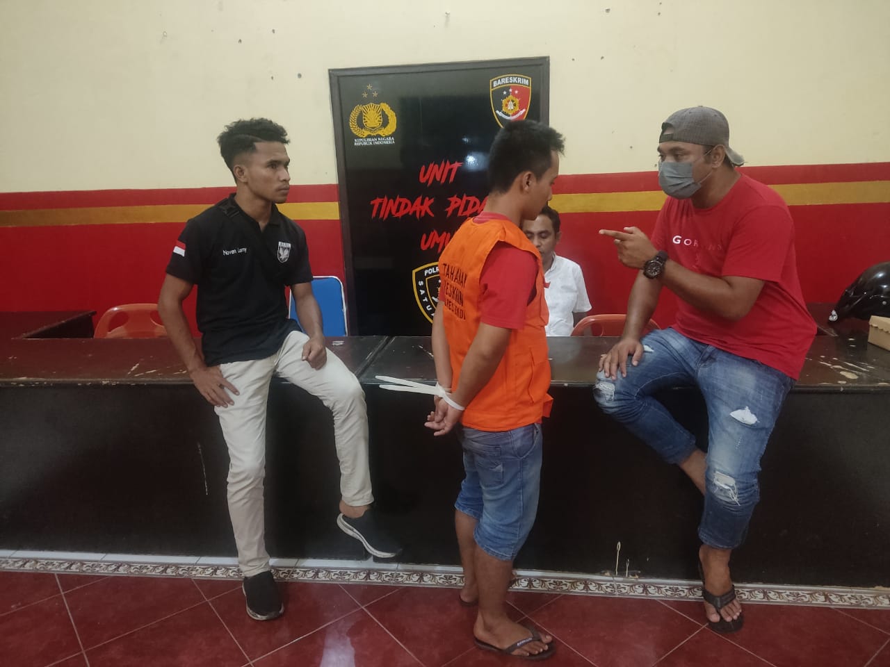 Tipu Warga Ende dengan Modus Mendatangkan Aa Gym, Polisi Gadungan Diamankan