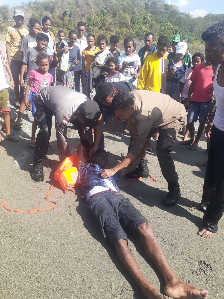 Feri Express Cantika 77 Terbakar, Satu Anggota Polda NTT Selamat dan Satu Hilang