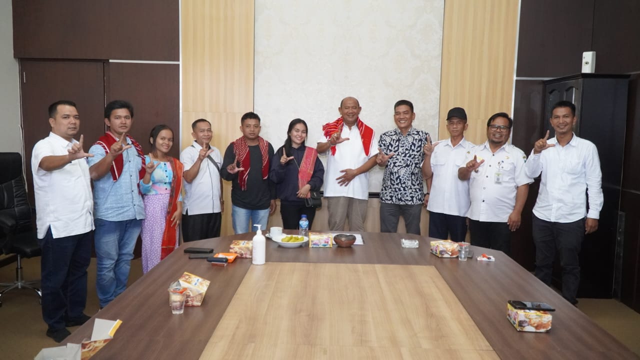 Masyarakat Desa Parit Bindu Undang Afandin di Pesta Tahunan Mburo Ate Tedeh