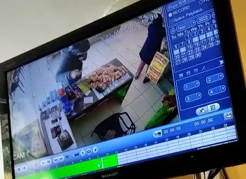 Modus Beli Bika Ambon, Pria di Medan Ini Malah Curi HP Pemilik Toko, Aksinya Terekam CCTV