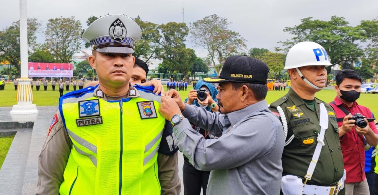 Walikota Binjai Pimpin Apel Gelar Pasukan Ops Lalin Toba 2022