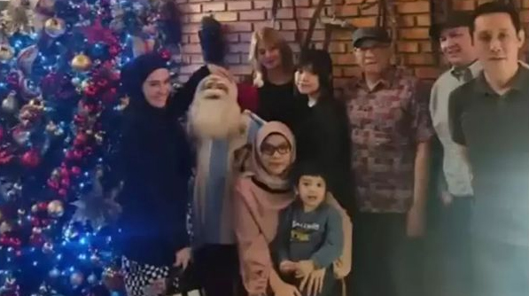 Meski Muallaf, Putri Anne Tetap Rayakan Natal, Tapi Tanpa Arya Saloka