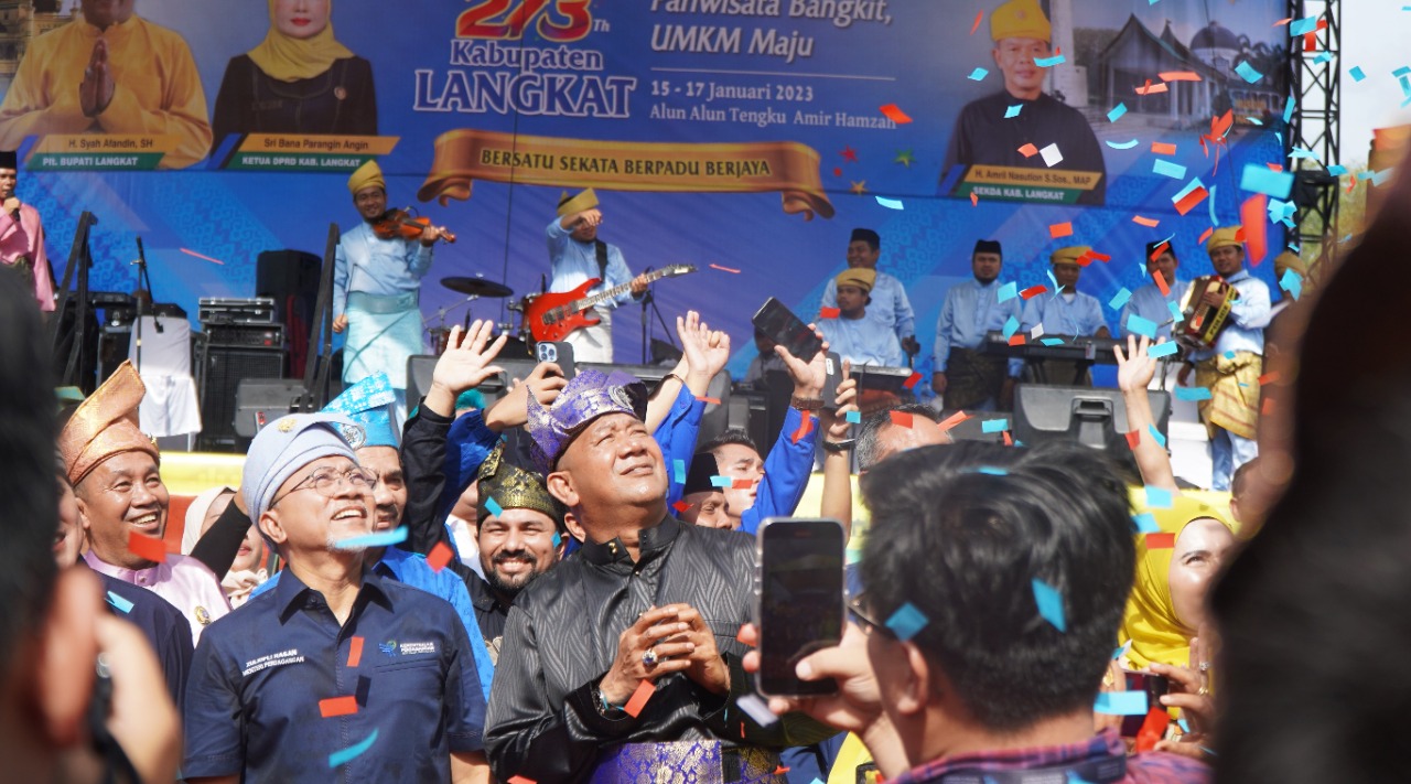 Hadir di Acara Puncak HUT Langkat, Zulkifli Hasan Sebut Kedatangan Mereka Berkat Kerja Keras Syah Afandin