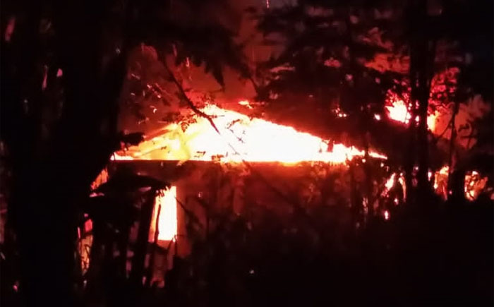 Pemilik Ikut Pesta Nikah ke Kabupaten TTS, Rumah Warga Kupang Ludes Terbakar