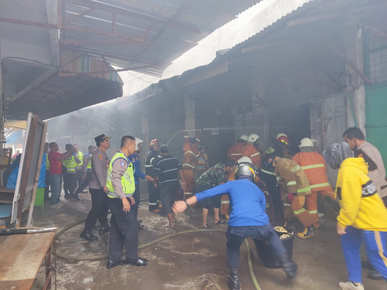 Korsleting Listrik 3 Kios di Pasar Senangin Ludes Terbakar