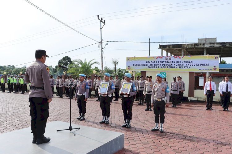 Dua Anggota Polres TTS di PTDH