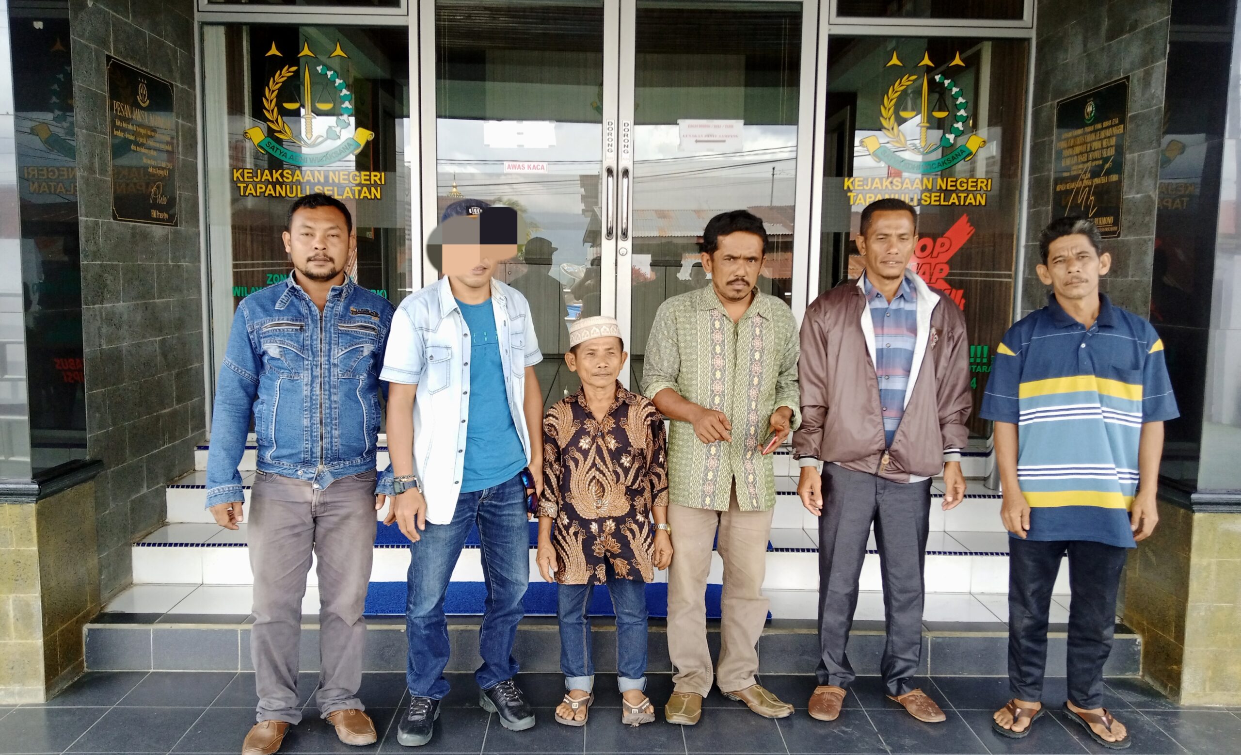 Warga Simataniari Sampaikan Kasus Dana Desa ke Kejaksaan Tapsel Soal Sumur Bor