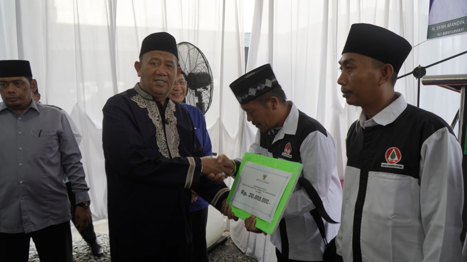Plt Bupati Langkat Safari Ramadhan ke Selesai, Berikan Bantuan Rp 20 juta & Paket Sembako