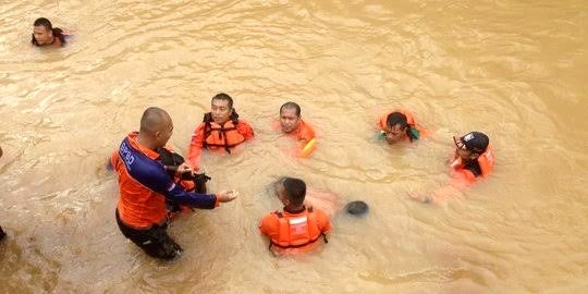 BREAKING NEWS – Banjir Bandang di Parsariran Tapsel, 6 Santri Korban