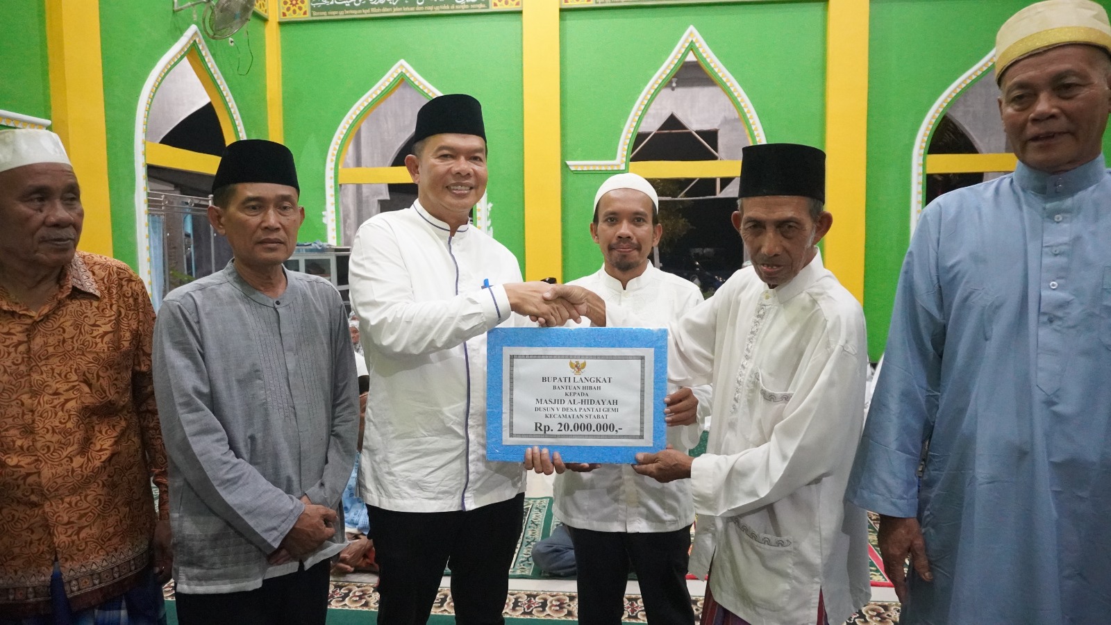 Kali Ini Rombongan 2 Safari Ramadhan Pemkab Langkat Datangi Masjid AL Hidayah Pantai Gemi