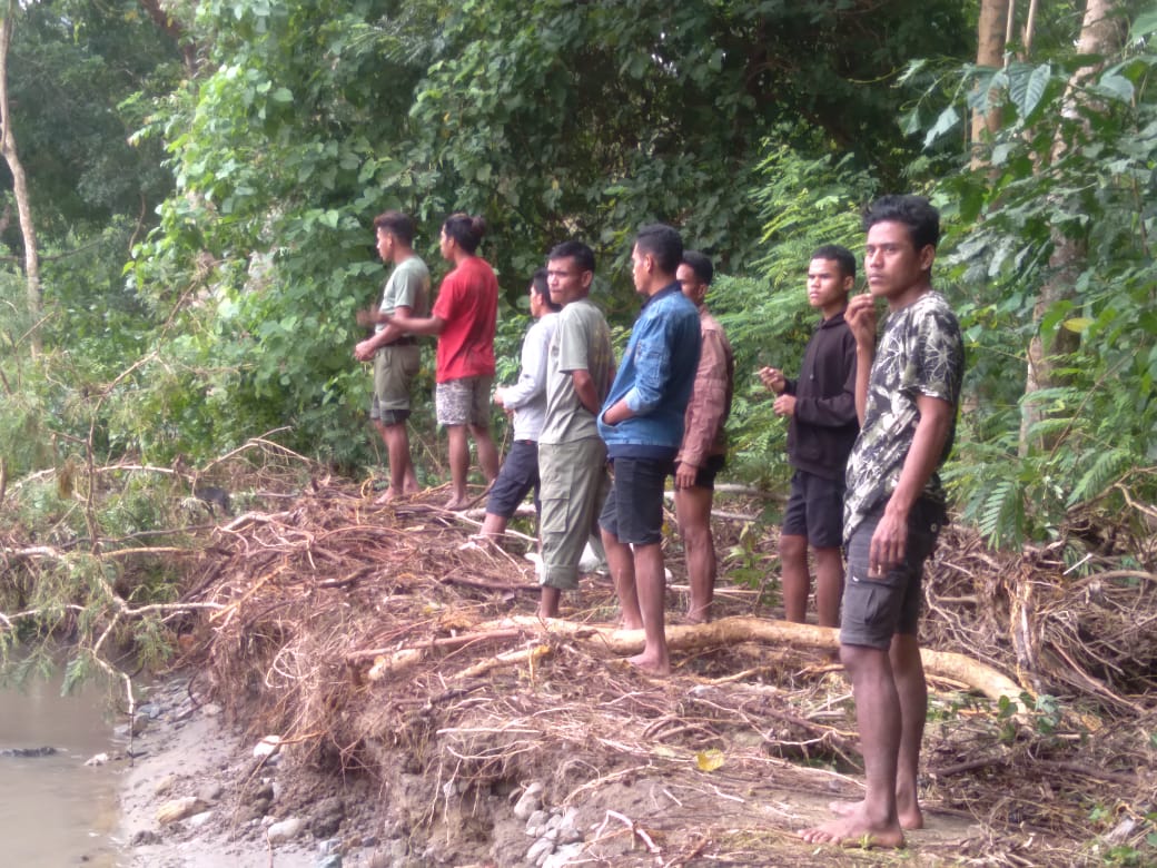 Cari Warga yang Hilang, Polisi dan Warga Sisir Sungai hingga 5 Kilometer