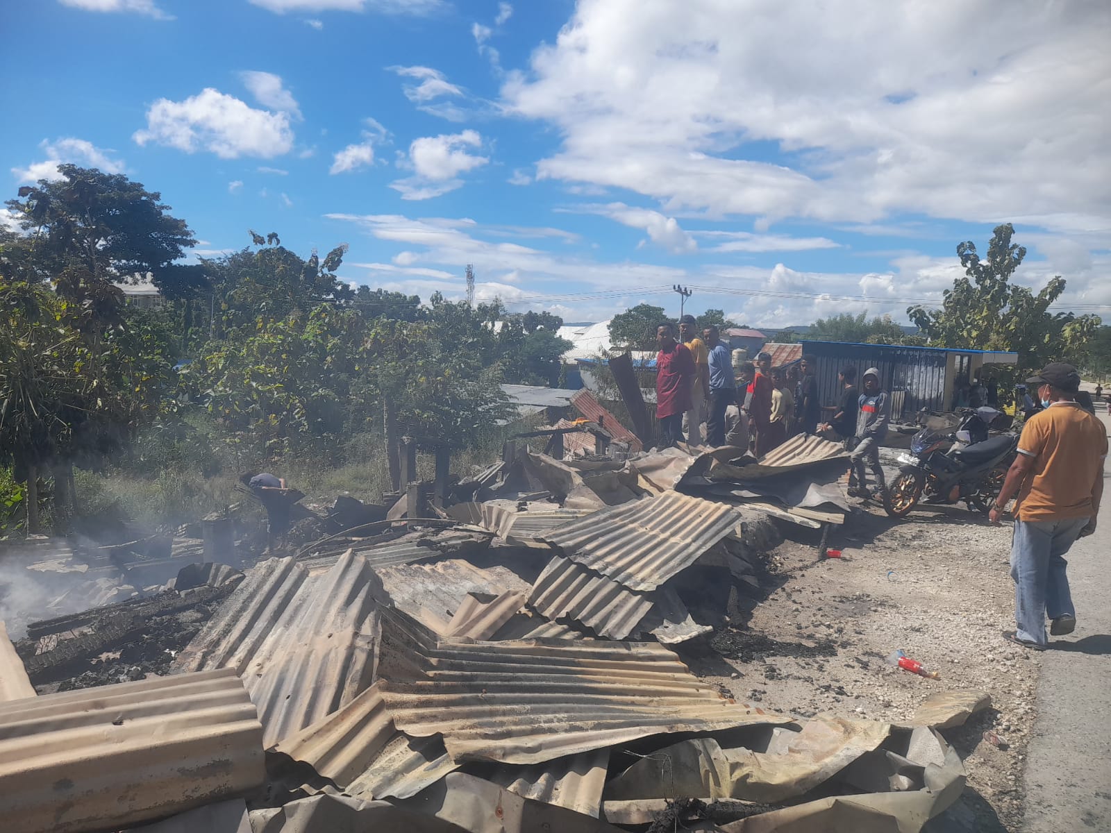 Pemilik Ikut Sholat Ied, 4 Kios di Kupang Ludes Terbakar