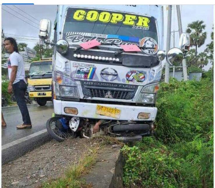 Tabrakan dengan Bus, Pengendara Sepeda Motor Tewas di Tempat