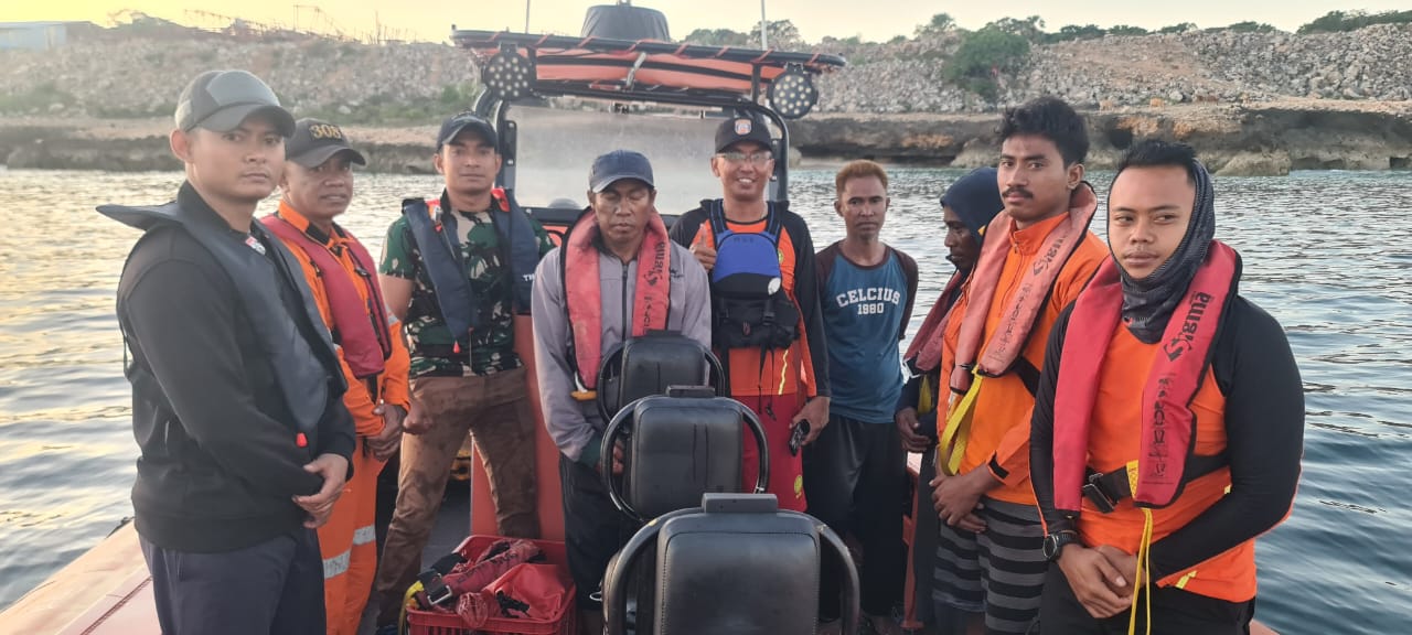 Nyaris Tenggelam karena Kapal Bocor, 4 Nelayan Asal Rote Ndao Diselamatkan Tim SAR