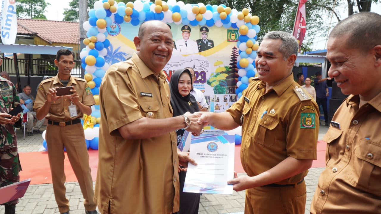 Hadiri Peringatan HANI 2O23, Syah Afandin Dianugerahi Piagam Penghargaan BNNK Langkat