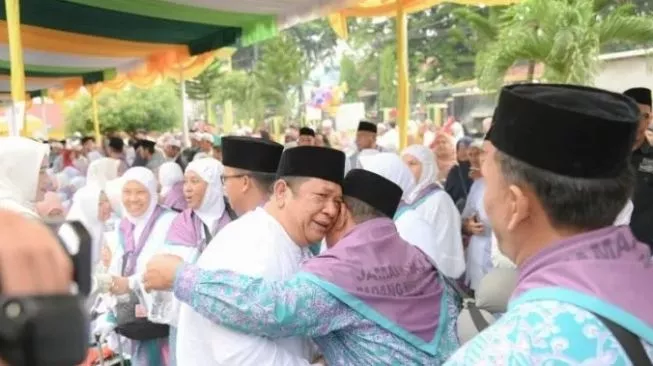Wali Kota Padangsidimpuan Lepas 336 Calon Haji, Mayoritas Lansia