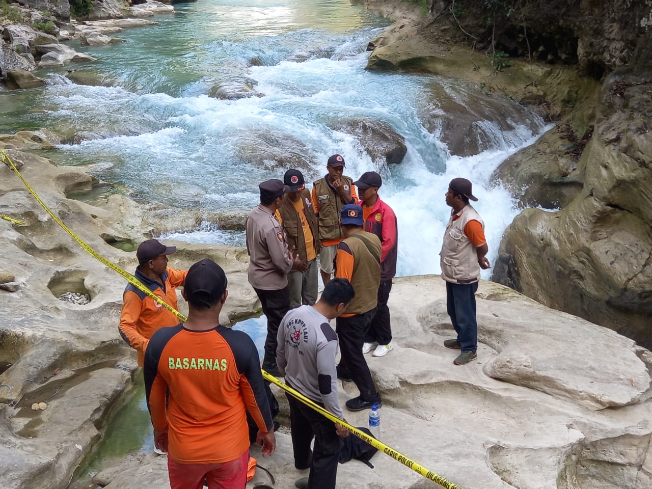 Pelajar SMA yang Hilang di Lokasi Air Terjun Belum Juga Ditemukan