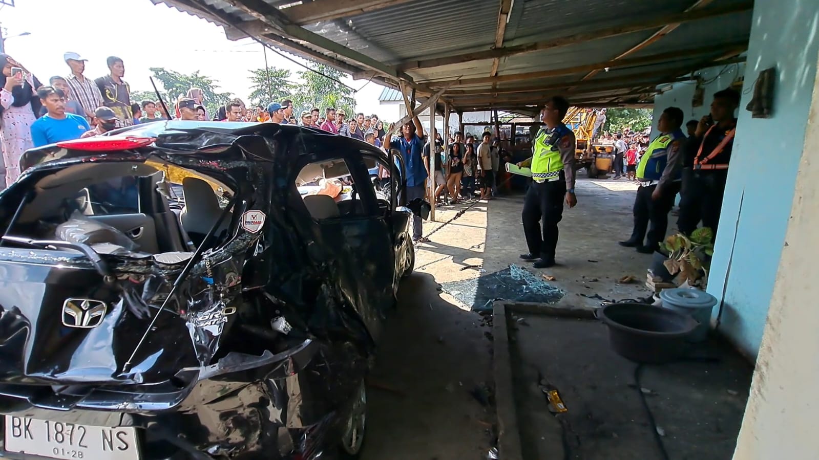 Tanpa Palang Pintu, Minibus Digilas Ular Besi Jurusan Medan-Siantar, Korbannya Ibu dan Anak