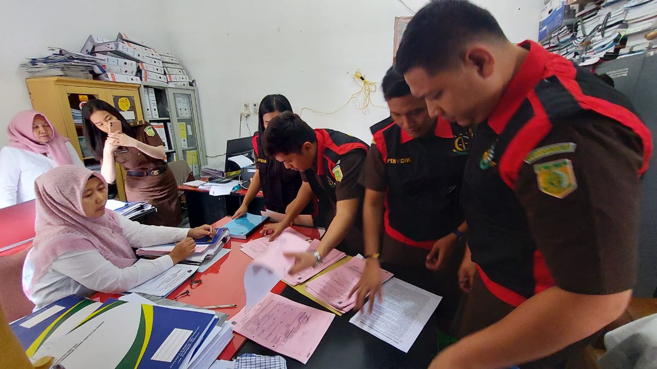 Kejari Tebingtinggi Geledah Kantor Dinas Perdagangan Dugaan Kasus Tindak Korupsi