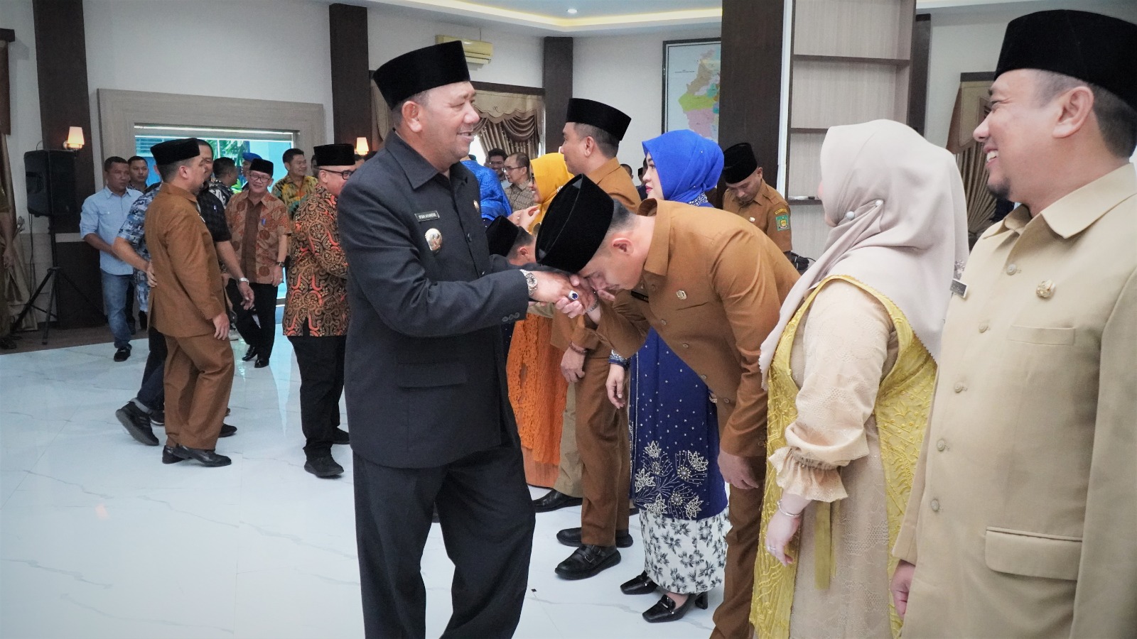 Syah Afandin Lantik 6 Pejabat Eselon II dan 5 Pejabat Fungsional