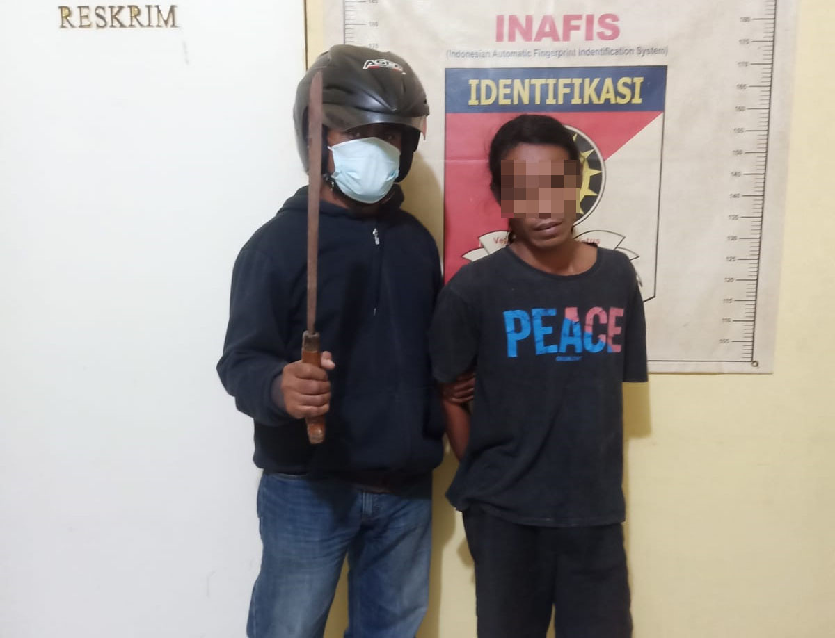 Masalah Sepele, Kakak Nyaris Bacok Adiknya