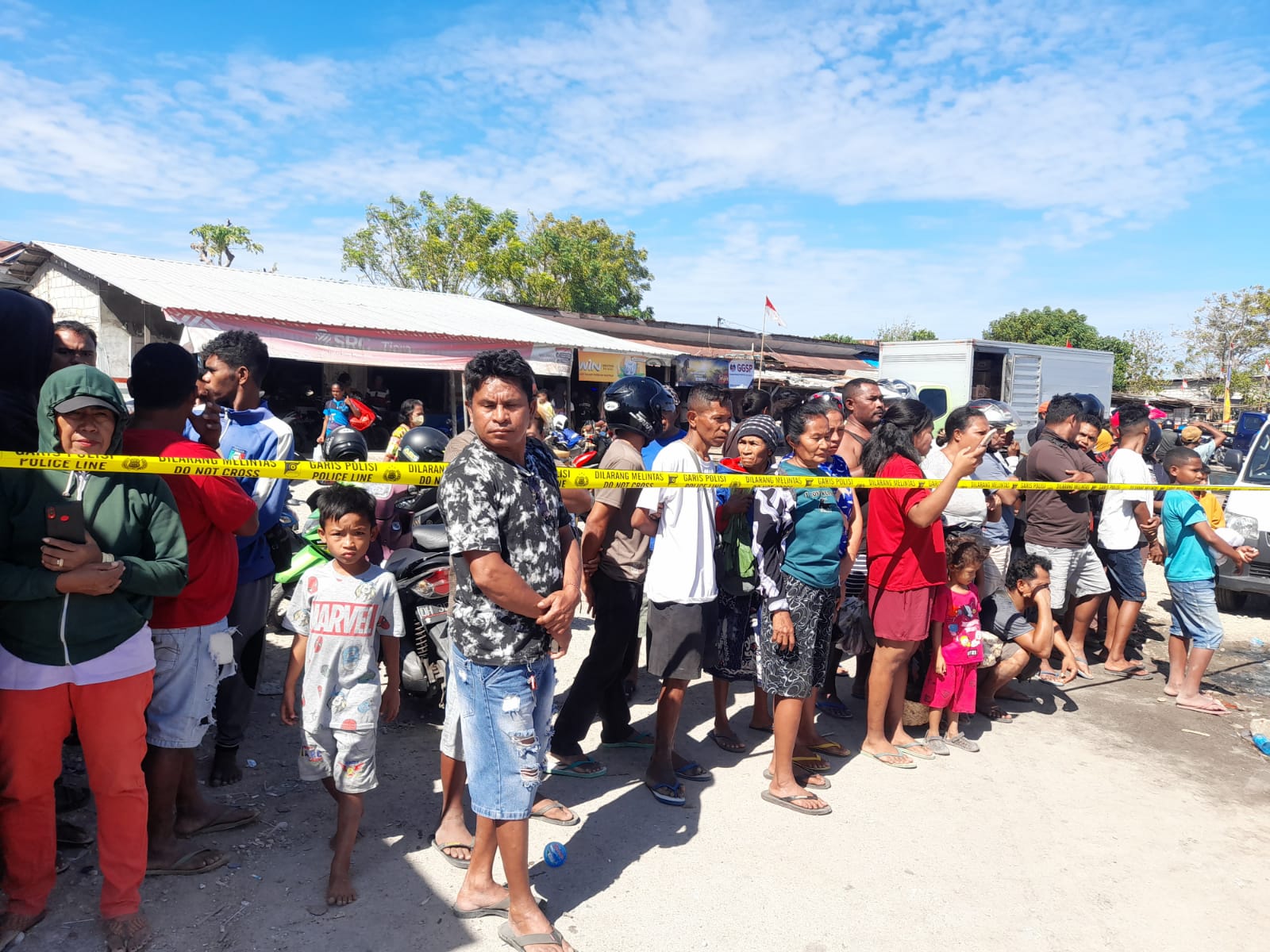 Nelayan Ditemukan Meninggal Diatas Kapal Ikan di Kolam Labuh Pantai Oeba-Kupang