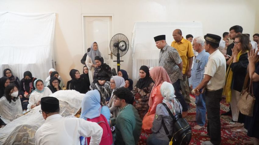 Tiba di Rumah Duka, Syah Afandin Sampaikan Permohonan Maaf Almarhum Dato' Sri Syamsul Arifin