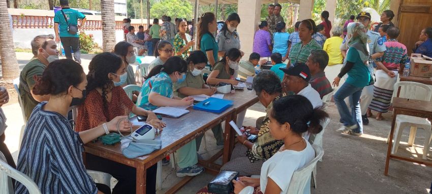 Puncak HUT ke 73, IDI Cabang Kupang Gelar Bakti Kesehatan bagi Ratusan Warga