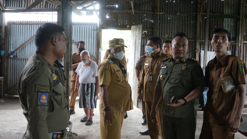 Pemkab Langkat Beri Peringatan Pindah Ternak Babi dan Bebek di Perdamaian Stabat