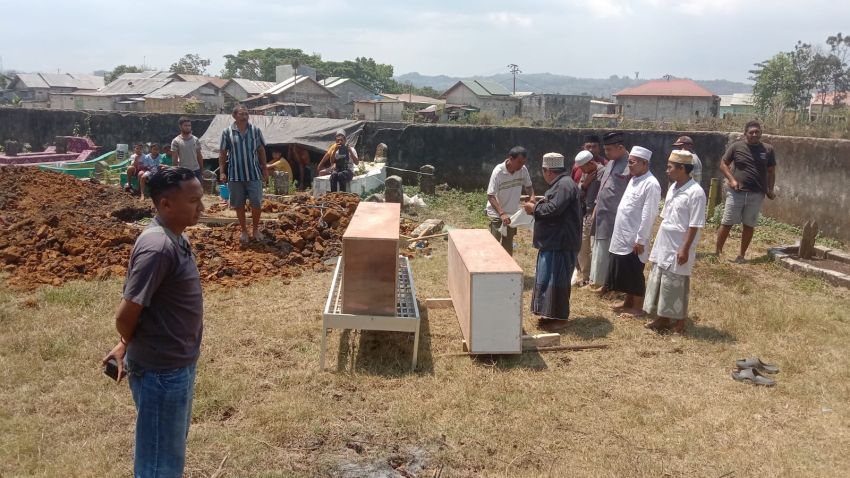 Dua Jenazah Tanpa Identitas di Sumba Barat Dimakamkan, Sanak Keluarga Yang Merasa Kehilangan Hubungi Nomor Ini