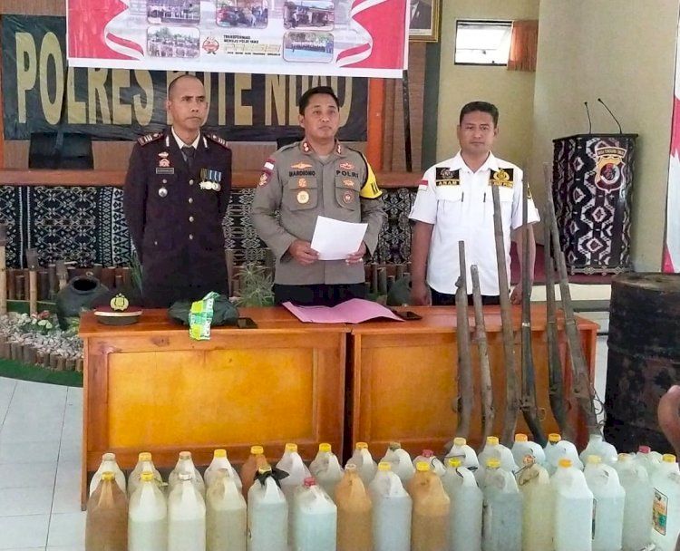 Ratusan Liter Miras Lokal dan Senpira Diamankan Polres Rote Ndao Selama Operasi Pekat Turangga 2023