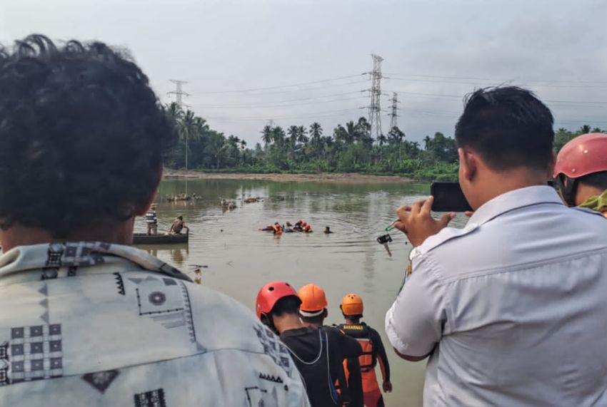2 Siswa Yang Hanyut di Padangsidimpuan Ditemukan Bersamaan Dilokasi Yang Sama