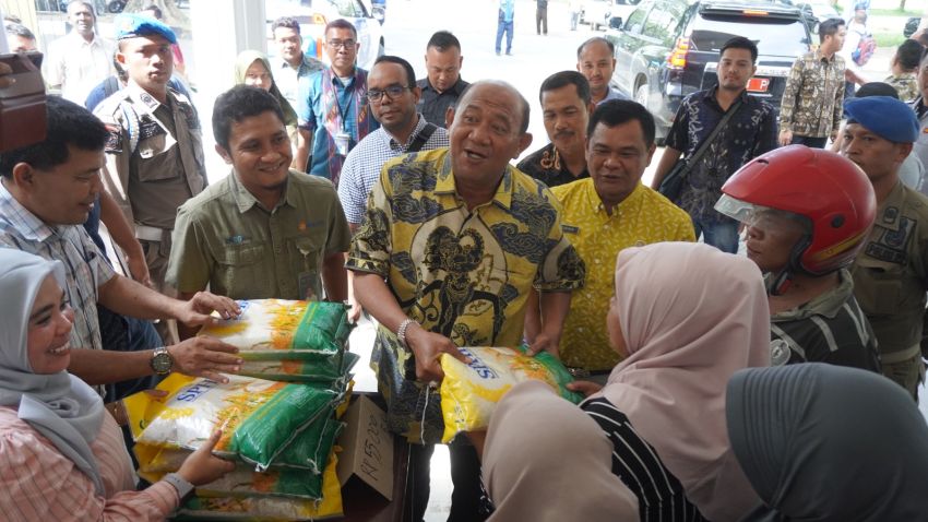 Baru Berduka, Syah Afandin Tabah dan Komitmen Jalankan Giat Pemerintahan