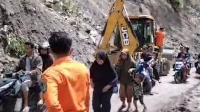 Alhamdulillah! Jalur Panyabungan-Pantai Barat Madina Kembali Dibuka