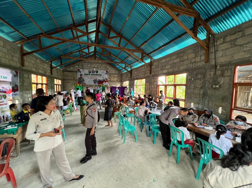 Masyarakat Kabupaten TTS Dapat Pelayanan Kesehatan Gratis dari Biddokkes Polda NTT