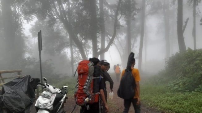 Gunung Marapi di Sumbar Erupsi: Daftar Nama Pendaki dan Kondisi Mereka