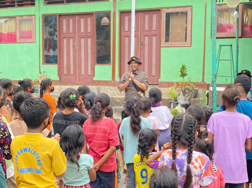 Bagian Psikologi Polda NTT Beri Dukungan Psikososial Bagi Korban Bencana Alam Gunung Lewotobi