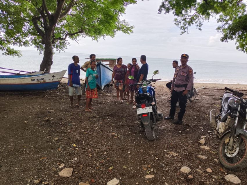 Dua Nelayan Asal Adonara-Flores Timur Terdampar di Pantai Kolabe Amfoang Utara